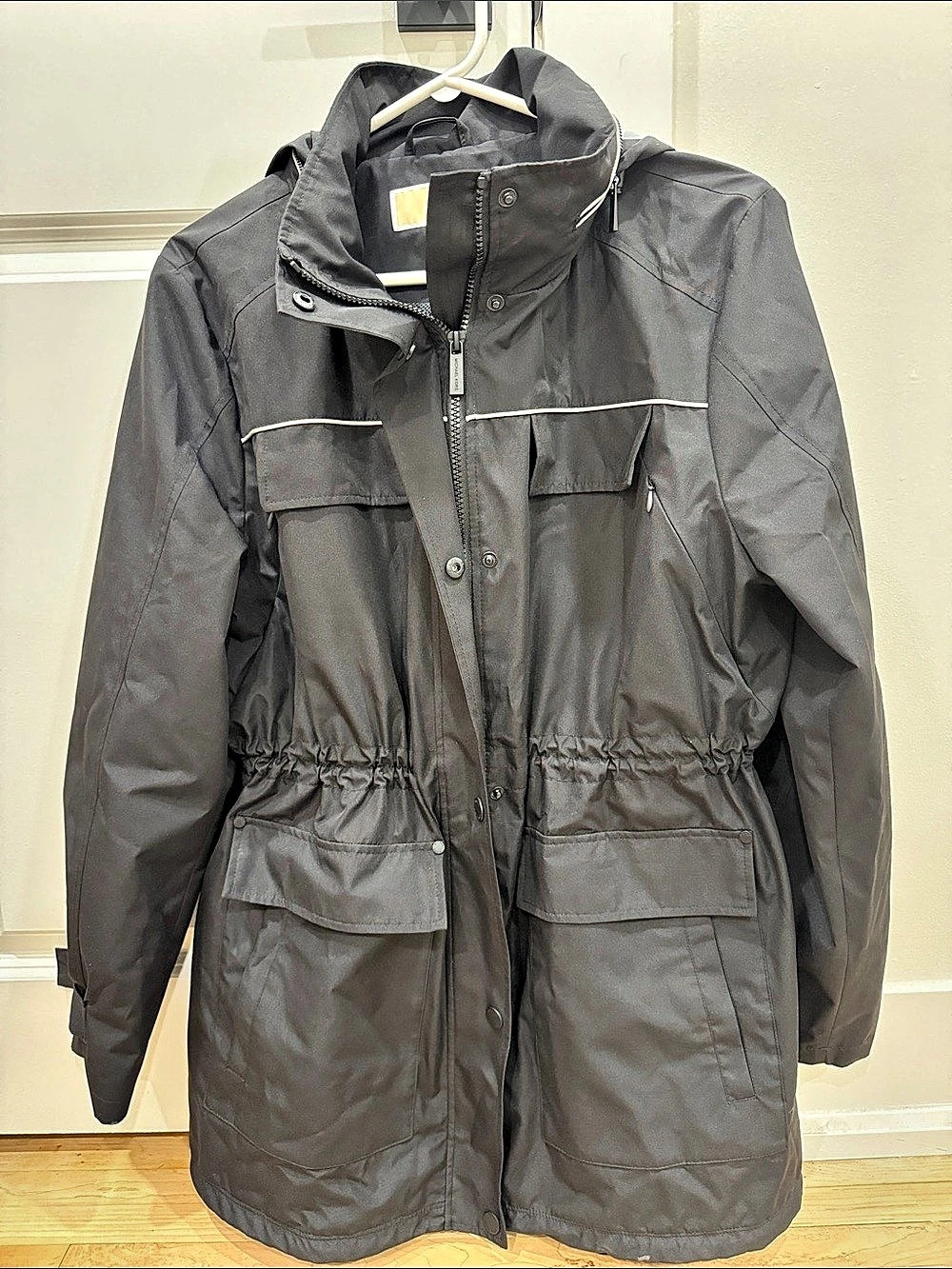 Michael Kors Women's Black Utility Hooded Jacket Size Large - Picture 8 of 8
